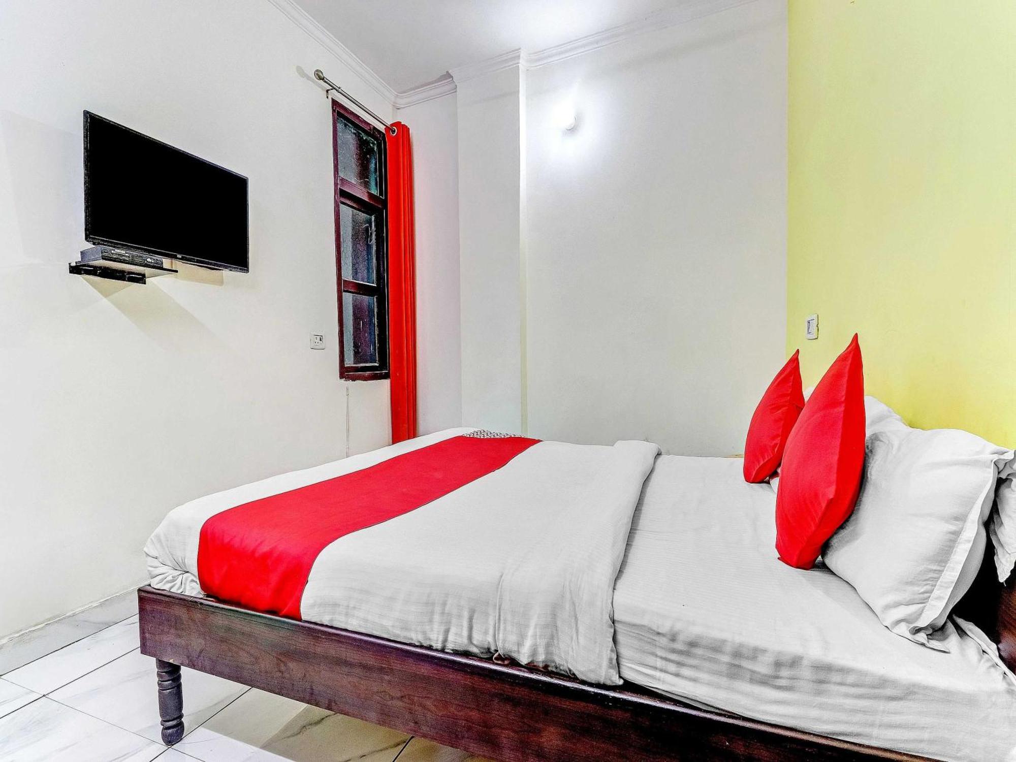 Hotel O Cozy Stay Делхи Екстериор снимка