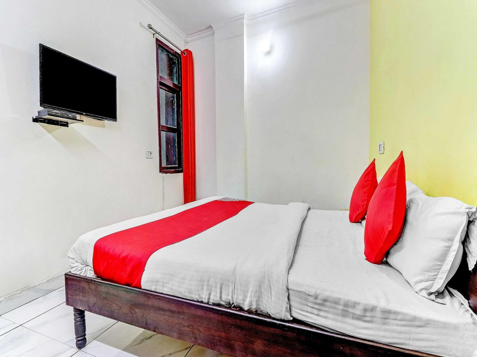 Hotel O Cozy Stay Делхи Екстериор снимка
