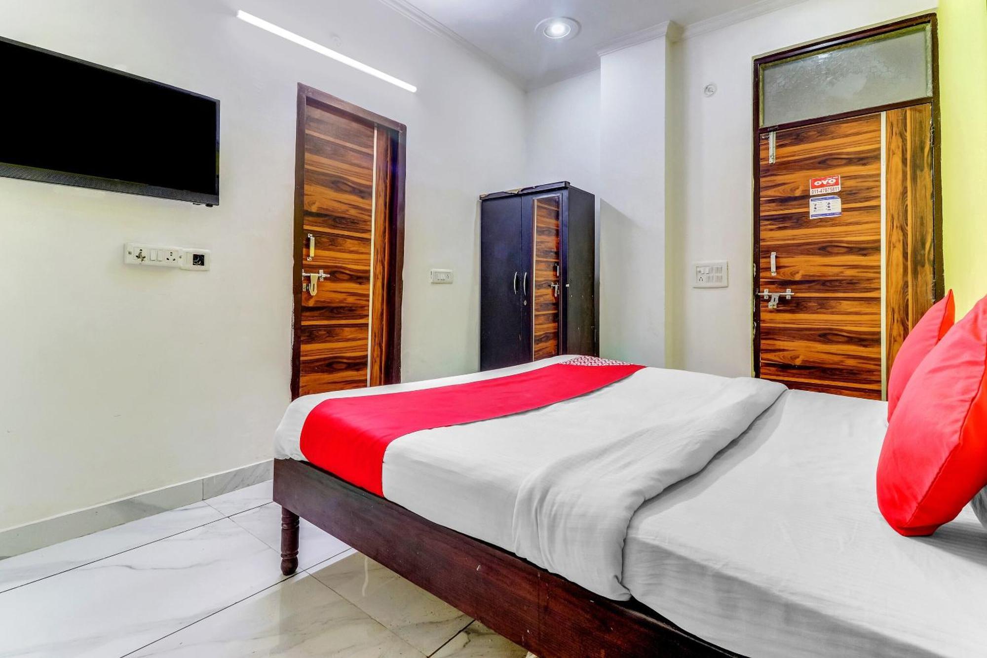 Hotel O Cozy Stay Делхи Екстериор снимка